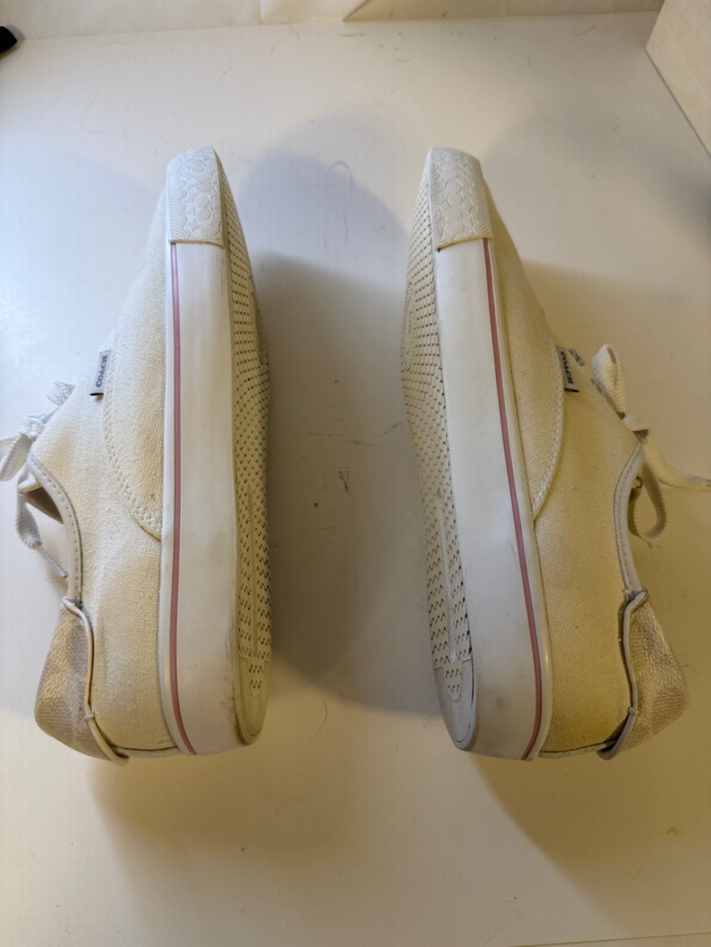 COACH OFF WHITE SNEAKERS U.S 9.5 or EU 40 - Picture 6 of 16